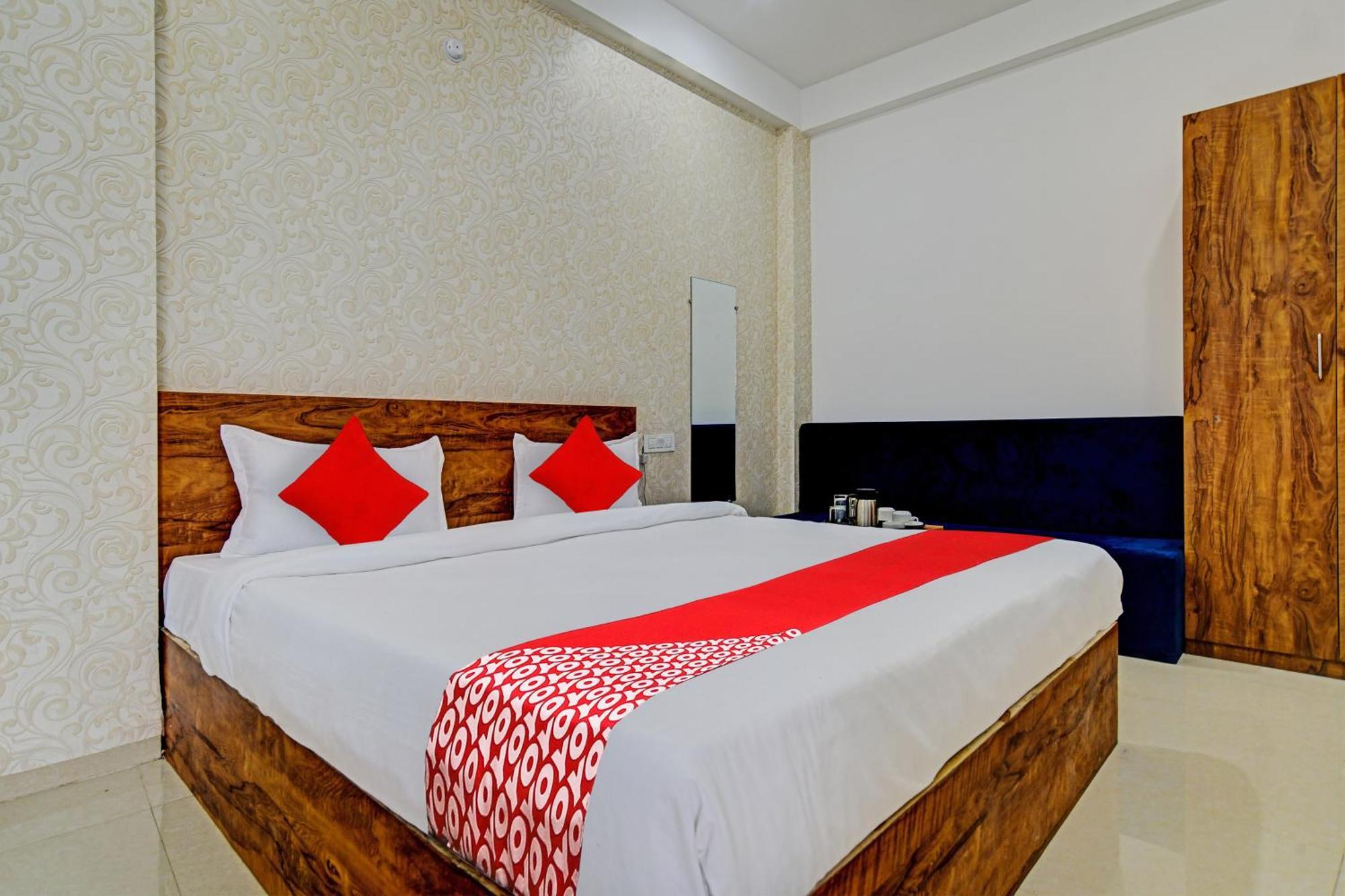 Oyo Flagship Hotel Blue Tick Indore Extérieur photo